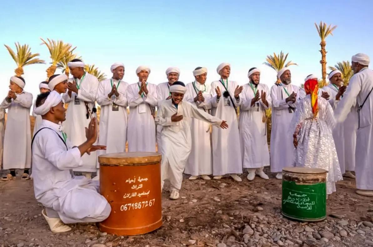 Percussions traditionnelles sur bidons, musique du désert