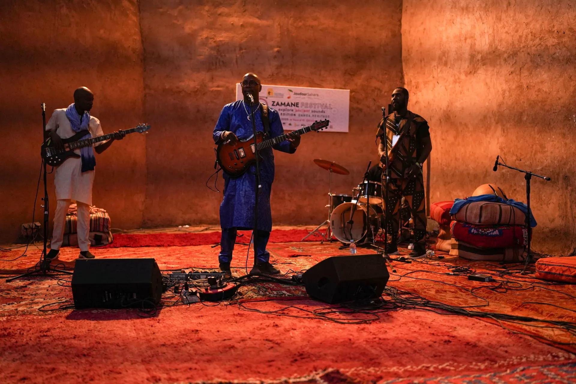 Moment du Festival Zamane 2025 à M'Hamid El Ghizlane